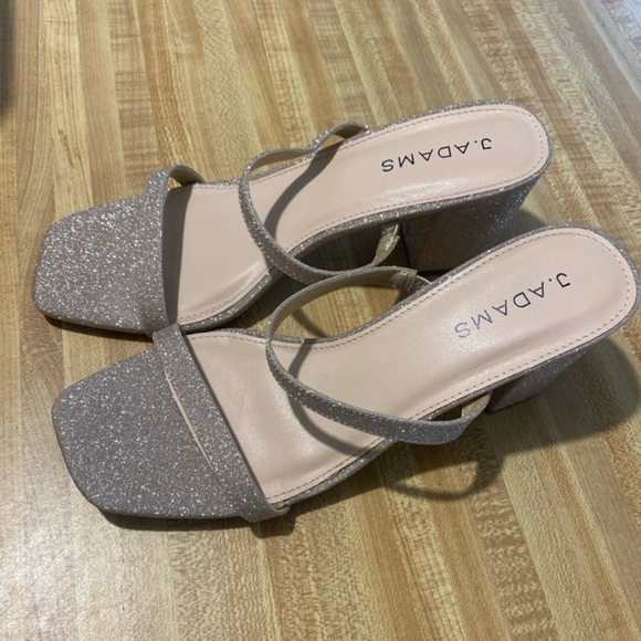 J. Adams Stormi Gold Heeled Sandals Square Toe Double Band Block Heel NWOT 8.5 - Picture 6 of 10